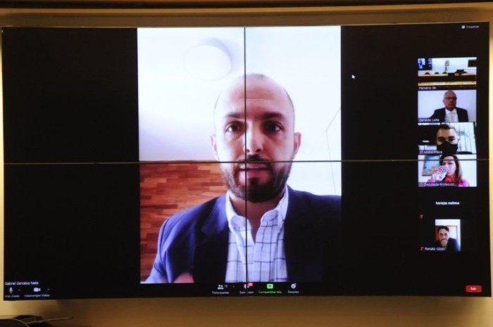 Gabriel Gervásio Neto, um dos organizadores da publicação - (Foto: Cleia Viana/Câmara dos Deputados)