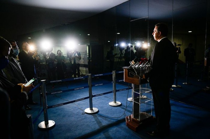 O presidente do Senado disse que ainda não teve tempo de analisar a carta, mas acrescentou que vai encaminhar o documento à comissão especial de acompanhamento das ações contra a covid-19 - (Foto: Pedro França/Agência Senado)