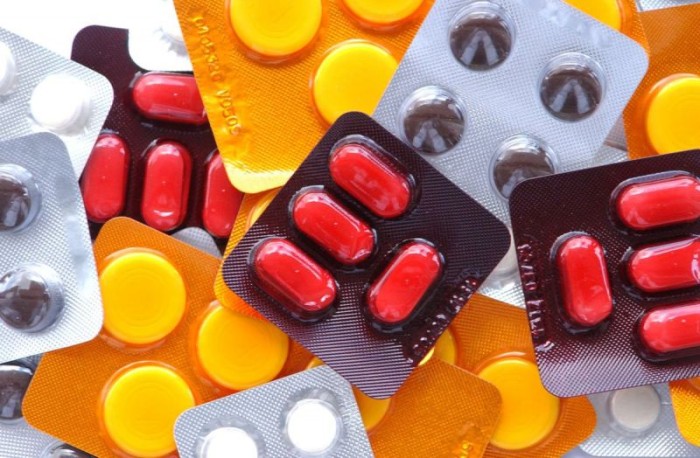 Saúde negocia entrega de 2,8 milhões de medicamentos para intubação