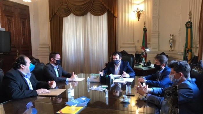 Secretário Artur Lemos reiterou entendimento de que a educação é uma prioridade do governo - Foto: Suzy Scarton