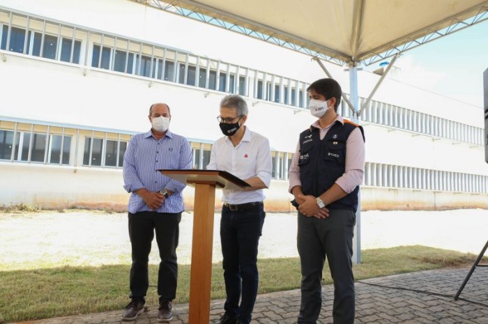 Romeu Zema anuncia retomada das obras do Hospital Regional de Governador Valadares