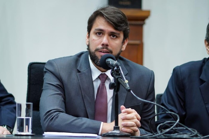13º salário é um direito trabalhista garantido pela Constituição Federal (Foto: Diones Roberto Becker)