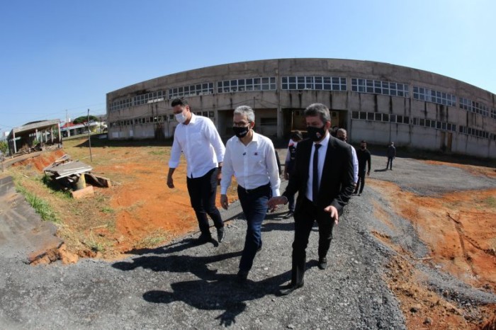 Romeu Zema apresenta plano de retomada das obras do Hospital Regional de Sete Lagoas