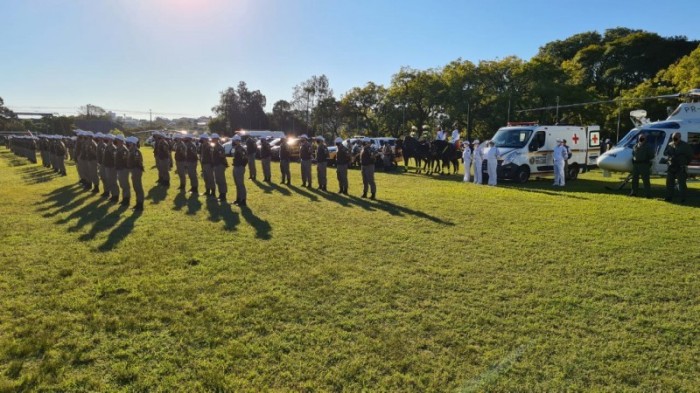 Cerimônia de posse do comando da BM ocorreu no campo de futebol do Estádio General Cypriano, em Porto Alegre - Foto: Grégori Bertó/Ascom SSP