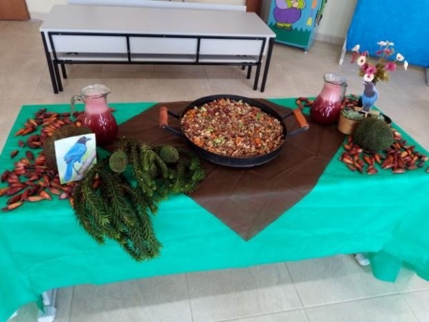 Foto: Divulgação / Epagri  A amora-preta, o inhame e o pinhão, produtos típicos da sociobiodiversidade da Mata Atlântica, juntamente com a banana da região de Corupá, que tem o selo de Indicação Geográfica de mais doce do Brasil, passaram a fazer parte da