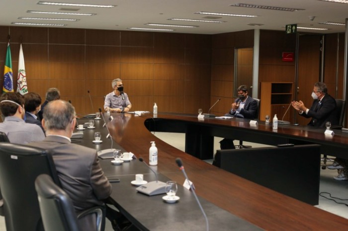 Romeu Zema assina decreto para atrair R$ 26,7 bi em investimentos no setor ferroviário