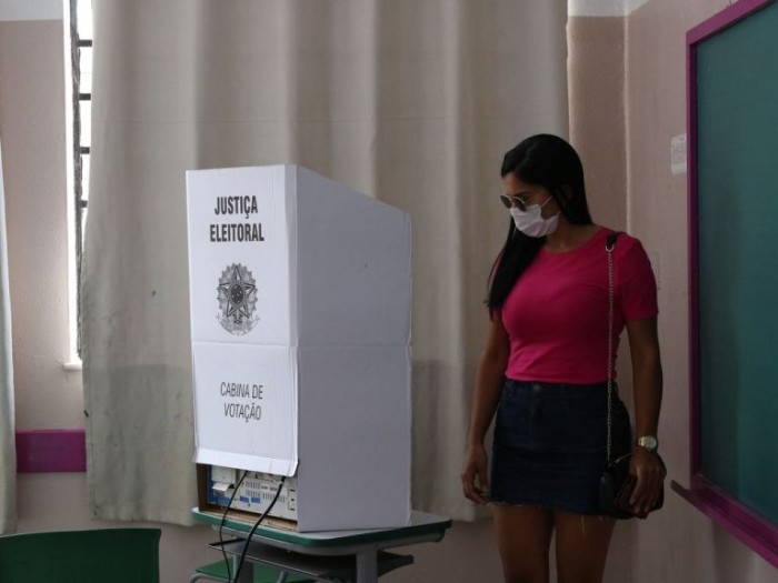 Relatora ampliou debate para outros temas da reforma eleitoral - (Foto: Rovena Rosa/Agência Brasil)