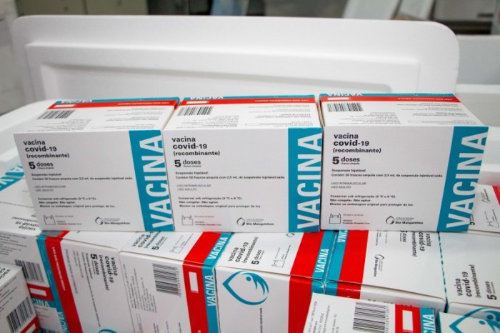 Novo lote de imunizantes reforça esquema vacinal contra covid-19 no estado