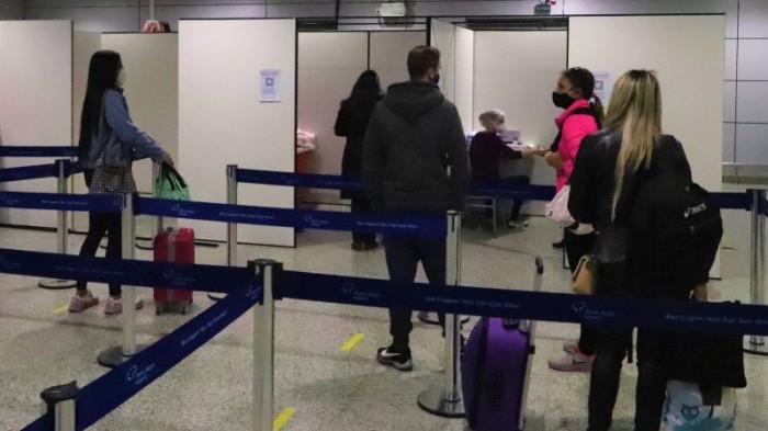 Guichês foram montados na área de desembarque do aeroporto da capital - Foto: Gustavo Flores / Divulgação