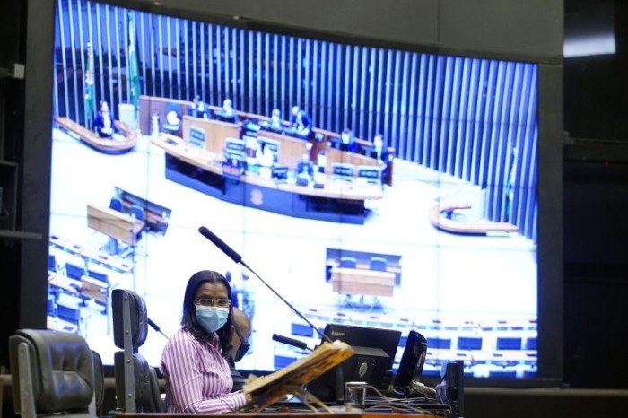 Plenário reunido em sessão deliberativa híbrida - (Foto: Pablo Valadares/Câmara dos Deputados)