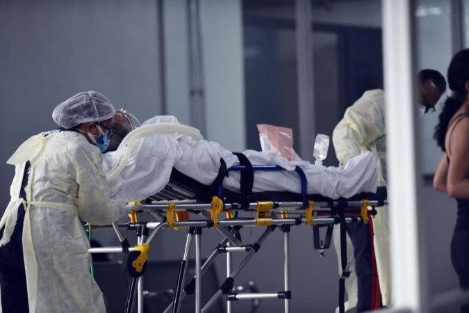 Covid-19: mortes voltam a passar de 2 mil por dia na média móvel