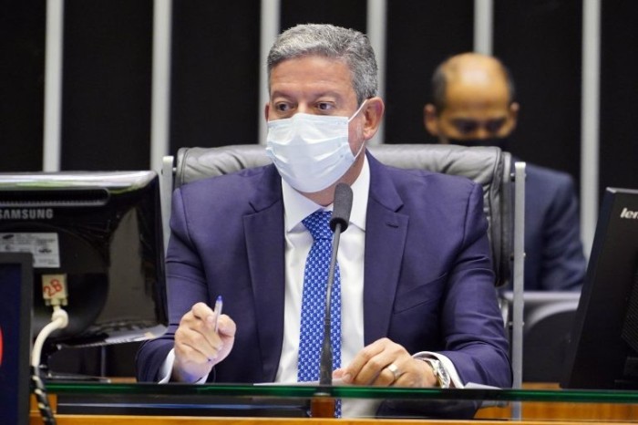 Arthur Lira preside a sessão deliberativa - (Foto: Pablo Valadares/Câmara dos Deputados)