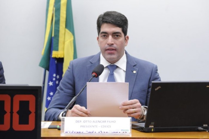 Alencar Filho: contratos celebrados constituem ato jurídico perfeito, protegido pela Constituição - (Foto: Gustavo Sales/Câmara dos Deputados)