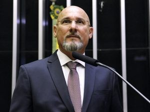 Cristiano Vale: riqueza gerada pelo ecoturismo pode superar a da indústria - (Foto: Arquivo/Câmara dos Deputados)