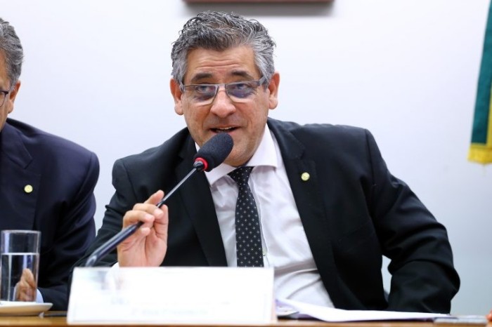 Crispim: educação para prevenção é ferramenta indispensável - (Foto: Vinicius Loures/Câmara dos Deputados)