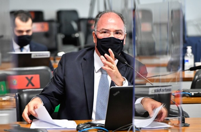 O líder do governo no Senado, Fernando Bezerra Coelho, durante reunião da CPI da Pandemia - Waldemir Barreto/Agência Senado