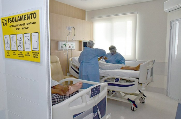 O autor do projeto, senador Lasier Martins, cita levantamento que indica aumento dos níveis de depressão, ansiedade e estresse entre os profissionais de saúde durante a pandemia - PMJ