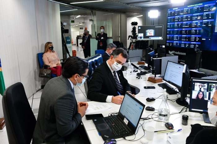 A liderança do governo pediu mais tempo para discutir mudanças na proposta com o relator, senador Rogério Carvalho. Rodrigo Pacheco (foto), disse que o texto poderá ser votado na próxima semana