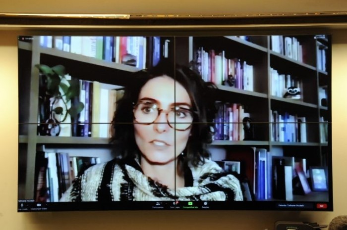 Tathiane Piscitelli defendeu mais tributos sobre produtos que impactam a saúde pública - (Foto: Gustavo Sales/Câmara dos Deputados)