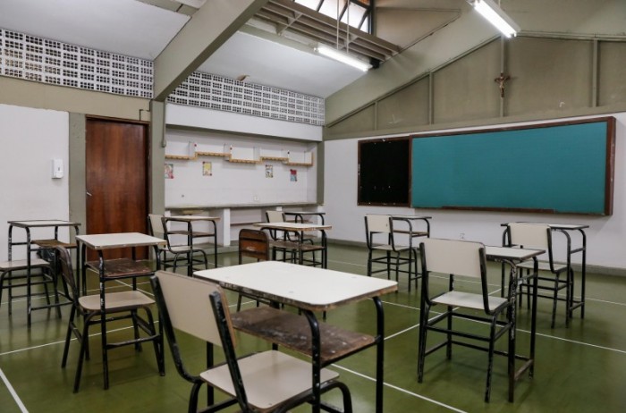 Educação divulga lista com novas escolas para retomada presencial