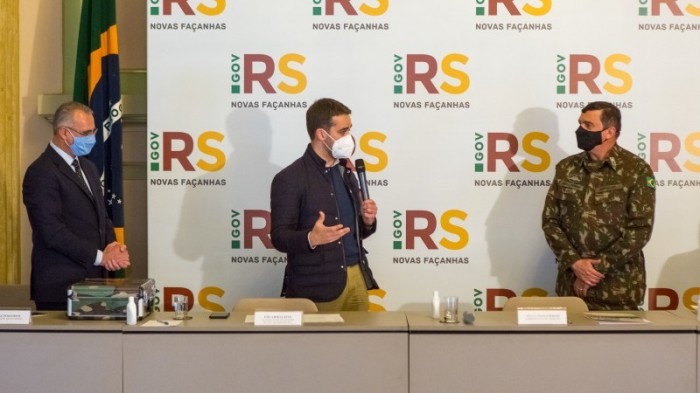 Leite e Pozzobom se comprometeram a garantir tudo o que for preciso para construir a escola em Santa Maria - Foto: Gustavo Mansur/Palácio Piratini