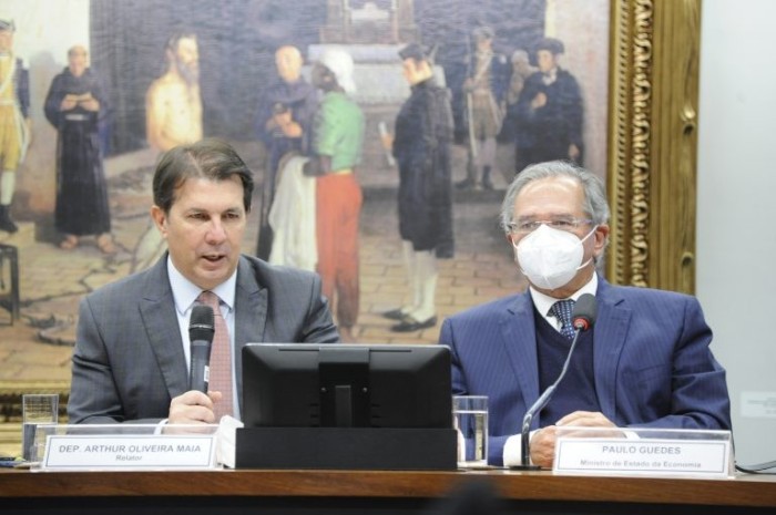 Arthur Oliveira Maia, relator da reforma administrativa, e o ministro Paulo Guedes - (Foto: Gustavo Sales/Câmara dos Deputados)