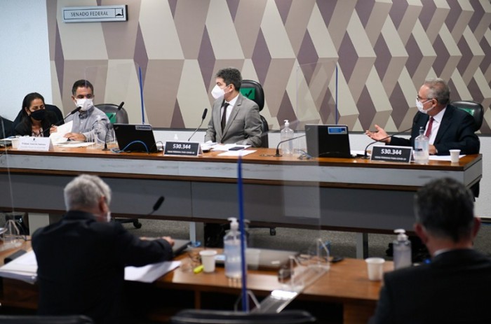 William Santana, o vice-presidente, Randolfe Rodrigues, e o relator da CPI da Pandemia, Renan Calheiros - Edilson Rodrigues/Agência Senado