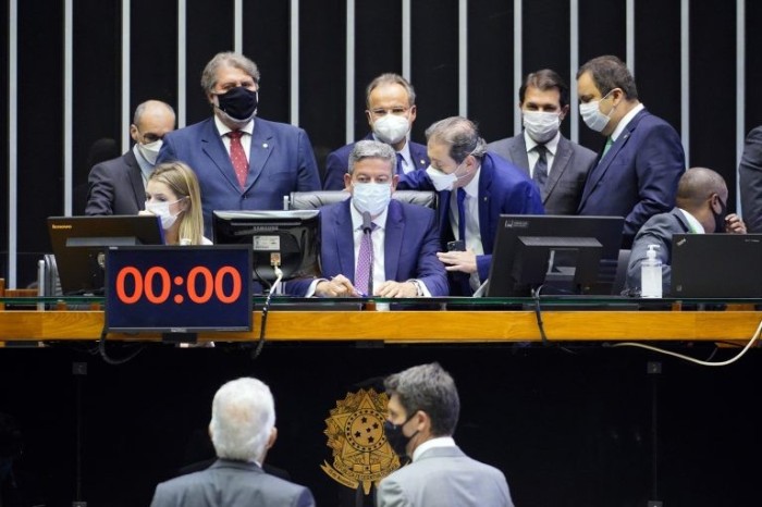 Presidente da Câmara, Arthur Lira, comanda a sessão do Plenário - (Foto: Pablo Valadares/Câmara dos Deputados)