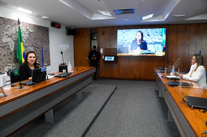 As senadoras Kátia Abreu e Soraya Thronicke na reunião da CRE para votação de emendas - Marcos Oliveira/Agência Senado