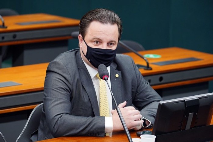 Coelho: milhões buscam trabalho digno e honesto - (Foto: Pablo Valadares/Câmara dos Deputados)