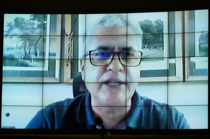 Christino Aureo alterou o texto aprovado na Comissão de Defesa do Consumidor - (Foto: Pablo Valadares/Câmara dos Deputados)