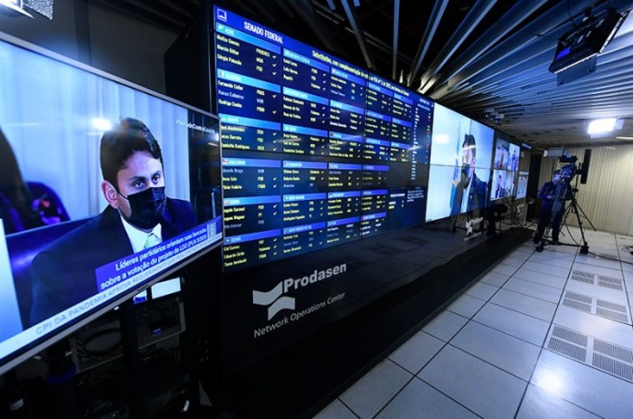 O relator da LDO 2022, deputado Juscelino Filho (DEM-MA), se dirige aos senadores durante a sessão remota do Congresso; aprovado por 40 a 33 votos, texto segue para a sanção presidencial - Jefferson Rudy/Agência Senado