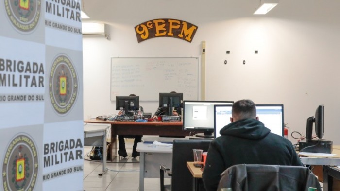 Além do 190, no local funcionam os canais de emergência do CBMRS, da Polícia Civil, do Disque-Denúncia da SSP e do IGP - Foto: Itamar Aguiar / Palácio Piratini