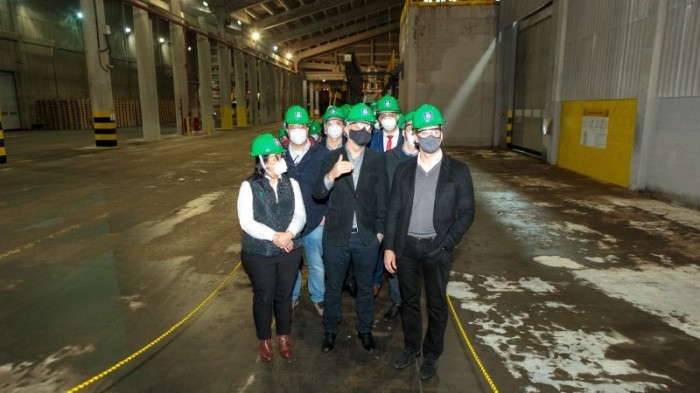 Em Rio Grande, Leite e comitiva visitam instalações da Yara Brasil, uma das maiores fábricas de fertilizantes no mundo - Foto: Gustavo Mansur/Palácio Piratini