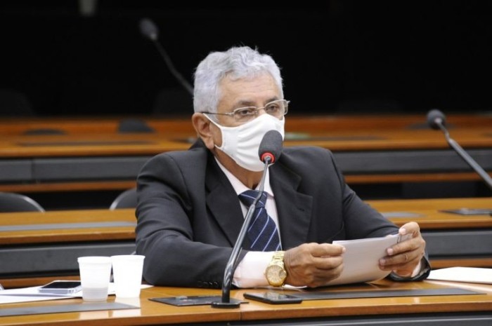 Bosco Costa: a leitura de jornais online tem sido condicionada ao pagamento de assinatura - (Foto: Gustavo Sales/Câmara dos Deputados)