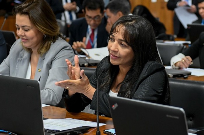Eliziane Gama comemora filiação de Leila Barros ao Cidadania - Agência Senado