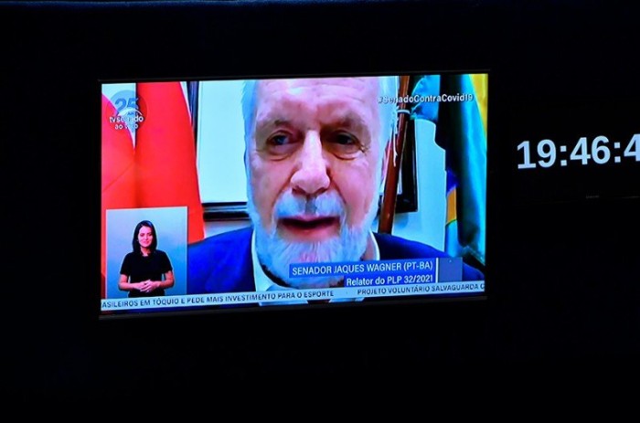 A retirada de pauta foi proposta pelo relator, senador Jaques Wagner. Ele sugeriu que a matéria fosse mais discutida nas comissões, já que há contestação no Supremo Tribunal Federal (STF) - Waldemir Barreto/Agência Senado