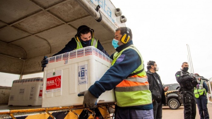 Na manhã desta quarta-feira (4/8), 51.400 doses de vacina Coronac chegaram ao RS - Foto: Rodger Timm/Palácio Piratini
