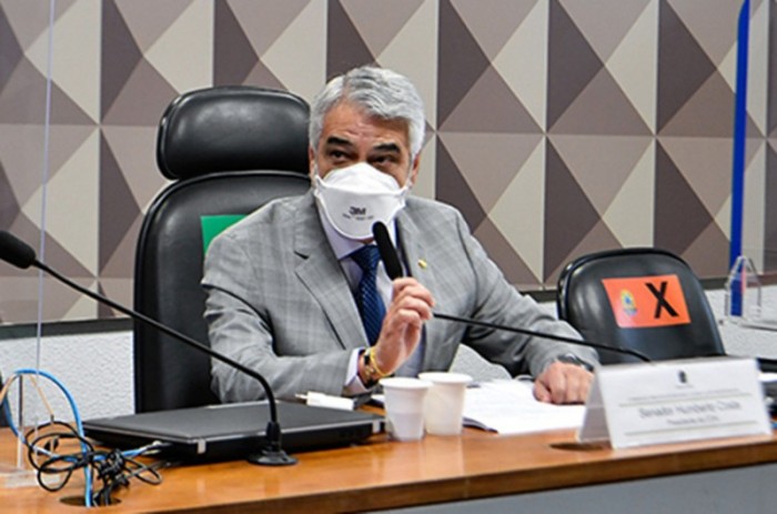 Para Humberto Costa, presidente da Comissão de Direitos Humanos do Senado, Bolsonaro quer intimidar parlamentares que votarão proposta de voto impresso - Leopoldo Silva/Agência Senado