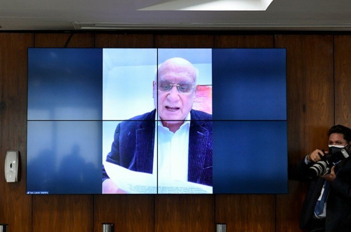 Lasier Martins apresenta o relatório na reunião semipresencial da Comissão de Assuntos Econômicos - Roque de Sá/Agência Senado