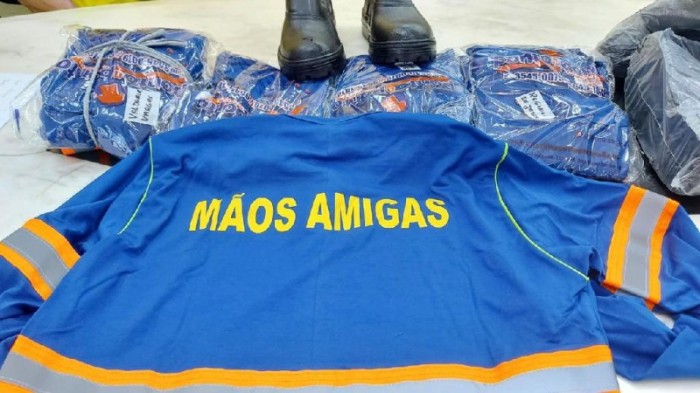 Reeducandos do Centro de Ressocialização de Sorriso recebem uniformes para trabalhos extramuros