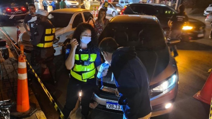 Lei Seca resulta na prisão de 12 pessoas por embriaguez ao volante