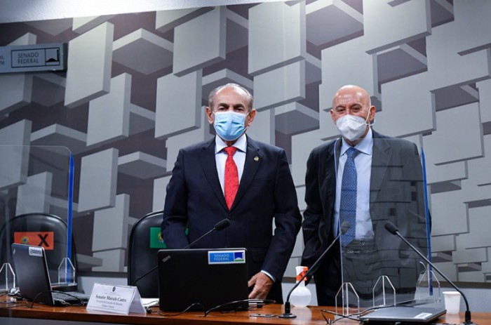 O presidente da comissão, Marcelo Castro, e o autor do projeto, Confúcio Moura; a matéria segue para análise na CCJ - Leopoldo Silva/Agência Senado
