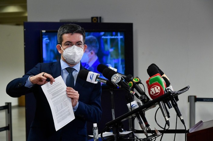Parlamentares concordam que o depoimento deixou claro que um documento não oficial chegou a Bolsonaro e não poderia ter sido divulgado. Randolfe vê indícios de falsificação de documento público - Leopoldo Silva/Agência Senado