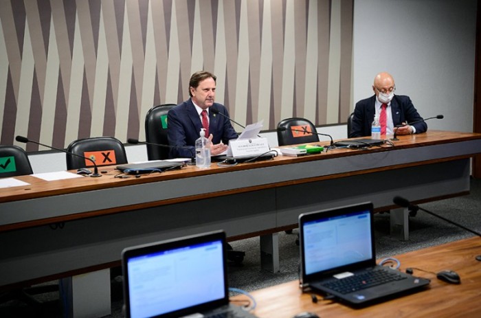 O presidente da comissão, Aciz Gurgacz, e o senador Esperidião Amin - Pedro França/Agência Senado