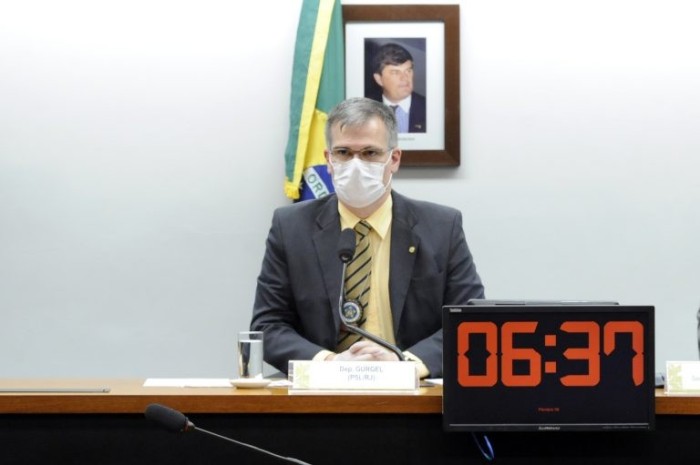 Delegado Antonio Furtado convidou forças policiais e o Banco Central a pensarem medidas para coibir fraudes - (Foto: Gustavo Sales/Câmara dos Deputados)