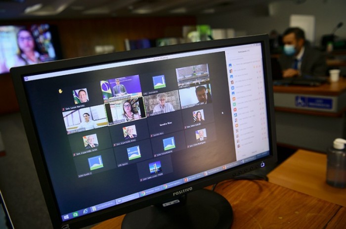 Em debate sobre comércio exterior, promovido pela CRE nesta segunda-feira (23), participantes defenderam mais atenção à discussão da questão ambiental e o agronegócio