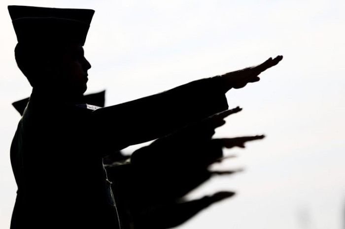 Modelo de carteira de identidade militar - (Foto: Exército)