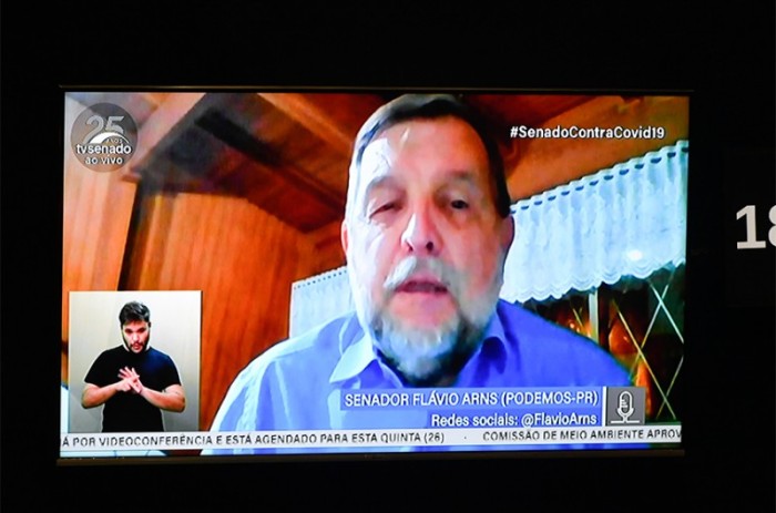 O senador, que é sobrinho de Zilda Arns, durante a sessão plenária desta quarta-feira - Leopoldo Silva/Agência Senado