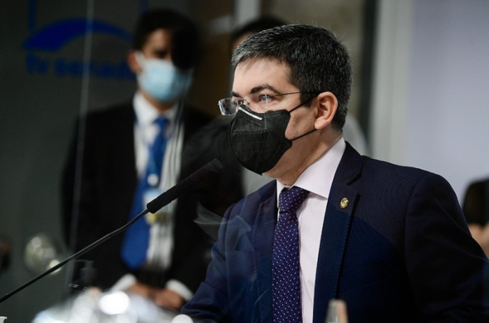 Autor do pedido de convocação, Randolfe afirma que a FIB Bank forneceu à Precisa Medicamentos garantia irregular no negócio de compra da vacina indiana Covaxin pelo MS - Pedro França/Agência Senado